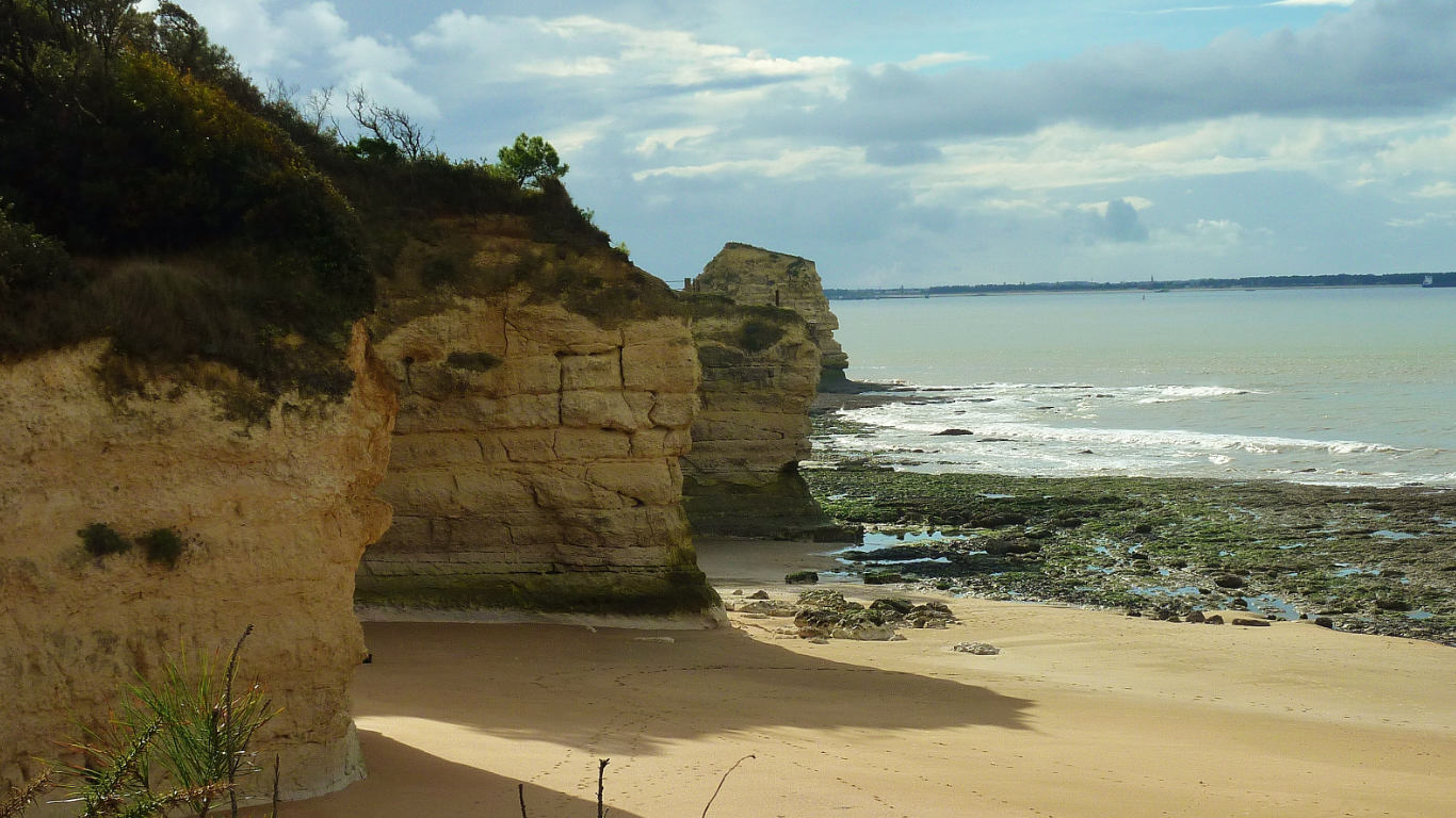 Coast at Le Parc de l’estuaire