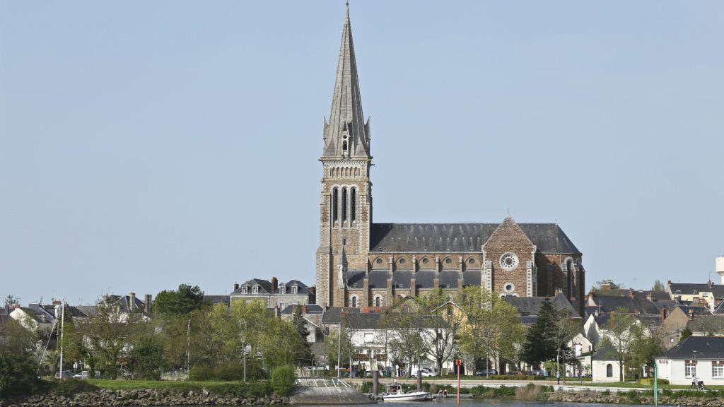 Saint Nazaire from the Loire river